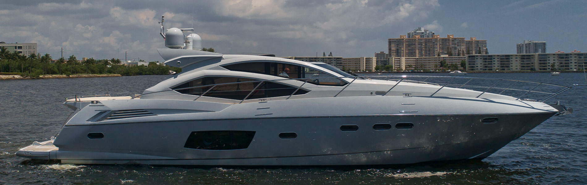 Sunseeker-Predator-64-(2011)