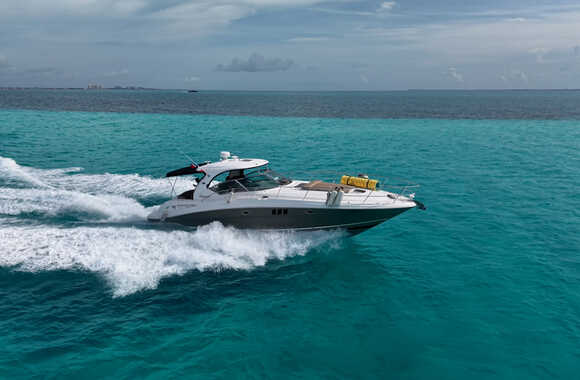 Sea Ray 44 Sundancer (2006)