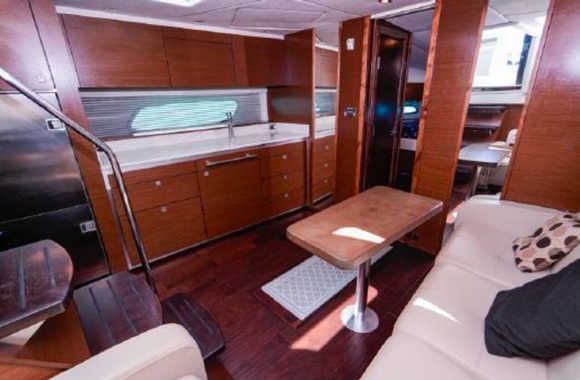 Sea Ray 470 Sundancer (2012)