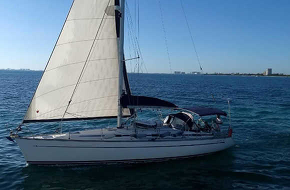 Aquila 42 Yacht